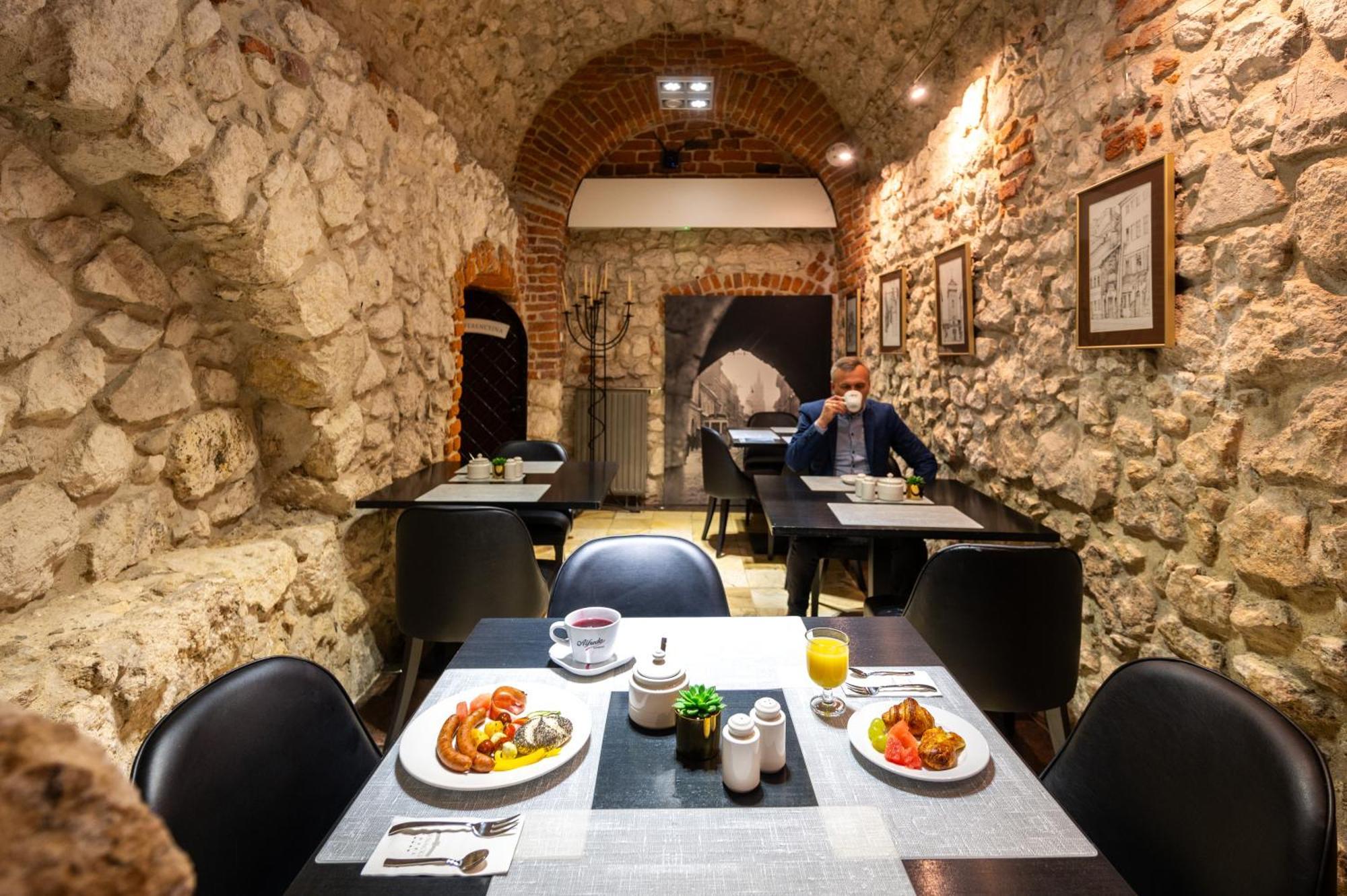 Senacki Hotel Kraków